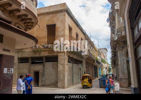 Historische Gebäude in der Calle Muralla Street in der Compostela Street in Old Havanna (La Habana Vieja), Kuba. Das alte Havanna gehört zum Weltkulturerbe. Stockfoto