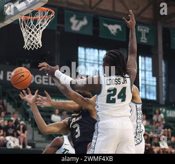 New Orleans, USA. Februar 2024. Während eines Basketballspiels der American Athletic Conference in der Fogleman Arena in New Orleans, Louisiana, am Sonntag, den 25. Februar 2024. (Foto: Peter G. Forest/SIPA USA) Credit: SIPA USA/Alamy Live News Stockfoto