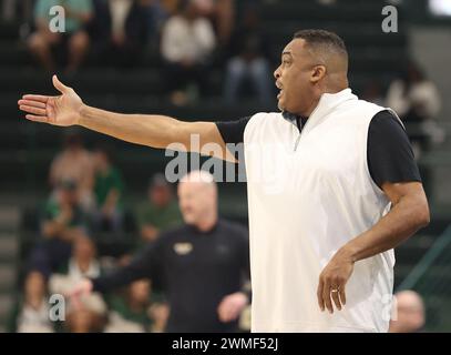 New Orleans, USA. Februar 2024. Während eines Basketballspiels der American Athletic Conference in der Fogleman Arena in New Orleans, Louisiana, am Sonntag, den 25. Februar 2024. (Foto: Peter G. Forest/SIPA USA) Credit: SIPA USA/Alamy Live News Stockfoto