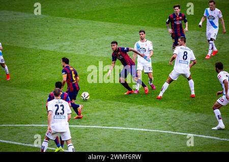RAFINHA, BARCELONA FC, 2015: Rafinha aus Barcelona trifft ein Tor vom Rand der Box. Das letzte Spiel der Saison 2014-15 in Spanien zwischen Barcelona FC und Deportivo de La Coruna im Camp Nou, Barcelona am 23. Mai 2015. Das Spiel endete mit 2:2. Barcelona feierte den Sieg des Meisterschaftstitels und das letzte Heimspiel von Legende Xavi. Deportiva bekam den Punkt, den sie brauchten, um Abstieg zu vermeiden. Foto: Rob Watkins Stockfoto