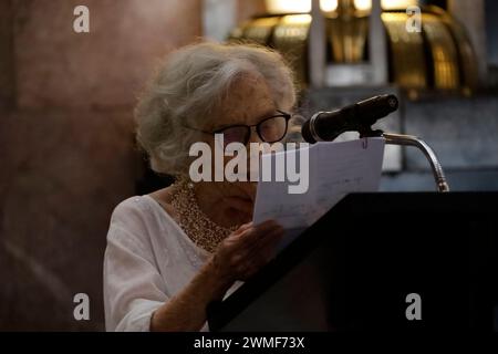 Mexiko-Stadt, Mexiko. Februar 2024. Die Schriftstellerin und Schriftstellerin Elena Poniatowska spricht während der posthumen Hommage an den Schriftsteller Jose Agustin Ramirez im Palast der Schönen Künste in Mexiko-Stadt. Am 25. Februar 2024 in Mexiko-Stadt, Mexiko (Credit Image: © Luis Barron/eyepix via ZUMA Press Wire) NUR REDAKTIONELLE VERWENDUNG! Nicht für kommerzielle ZWECKE! Stockfoto
