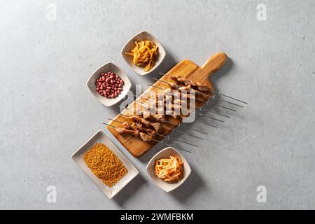 Gebratener Knorpel koreanisches Gericht Orgelspieße gegrillte Lammkoteletts Lammspieße Malatang Stockfoto