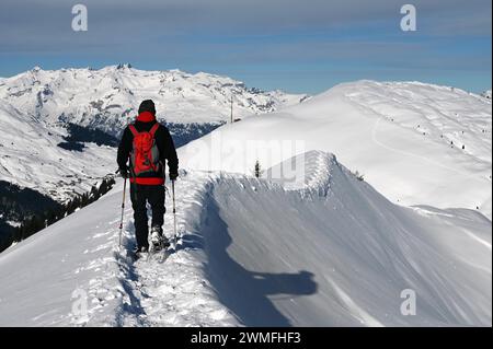 Schneeschuhwandern im Naturpark Beverin, Graubünden, Schweiz Stockfoto