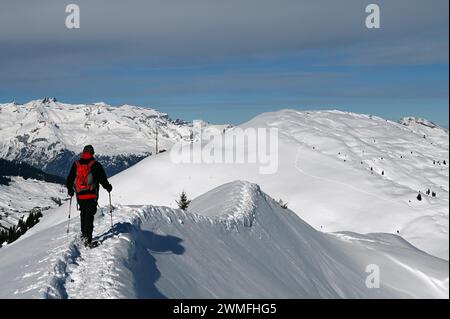 Schneeschuhwandern im Naturpark Beverin, Graubünden, Schweiz Stockfoto