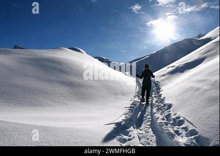 Schneeschuhwandern im Naturpark Beverin, Graubünden, Schweiz Stockfoto