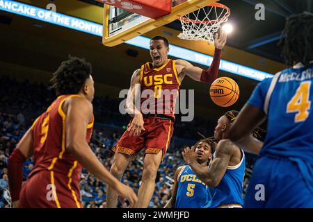 USC Trojans schützen Kobe Johnson (0) dunks während eines NCAA Basketballspiels gegen die UCLA Bruins am Samstag, den 24. Februar 2024, im Pauley Pavilion, in Wir Stockfoto