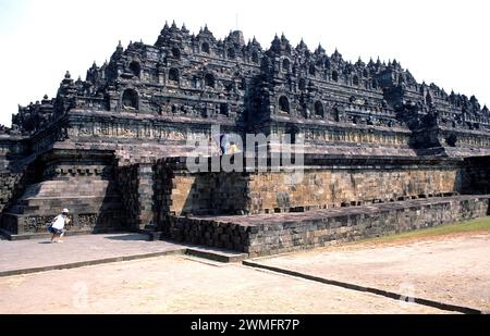 Borobudur oder Barabudur ist ein Mahayana buddhistischer Tempel aus dem 7th. Jahrhundert. Magelang, Java, Indonesien. Stockfoto