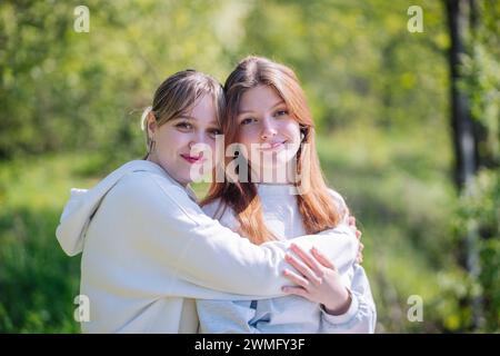 Porträt von zwei Highschool-Mädchen. Stockfoto