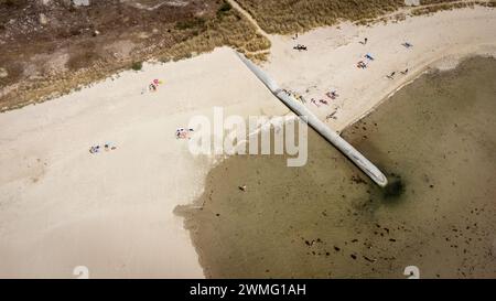 Frankreich, Bretagne, Morbihan, la Trinite-sur-Mer am 25.07.2022. Luftaufnahme im Sommer der Stadt La Trinite-sur-Mer, einem beliebten Hafen- und Küstenort Stockfoto