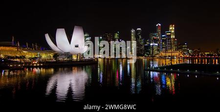 Nächtliche Ausblicke auf die Stadt Singapur Stockfoto