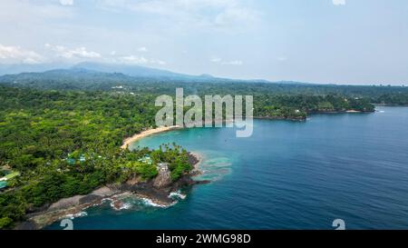 Aus der Vogelperspektive vom Club Santana Beach and Resort in Sao Tome, Afrika Stockfoto