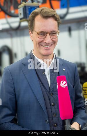 Besuch des Nordrhein-westfälischen Ministerpräsidenten Hendrik Wuest (CDU) auf dem Ausbildungscampus der Handwerkskammer Köln Stockfoto