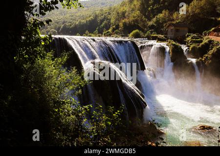 Wasserfall, Strbacki Buk, Fluss, Flussufer, Una Nationalpark, Bosnien, Bihac, Paradies, Naturschönheit, Una Fluss, schöner Wasserfall Nationalpark Una Stockfoto