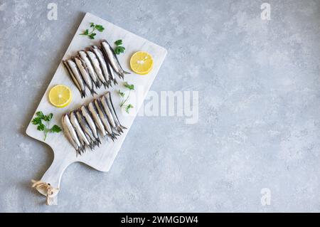 Frische rohe, köstliche Sardellen, Truthahn Schwarzmeer kleine Fische Hamsi Stockfoto