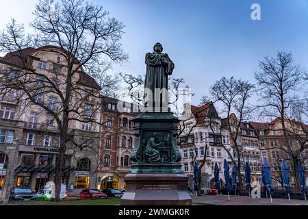 Lutherdenkmal das Lutherdenkmal auf dem Karlsplatz in Eisenach, Thüringen, Deutschland Martin-Luther-Denkmal auf dem Karlsplatz in Eisenach, Thüringen Stockfoto