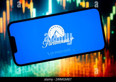 Polen. Februar 2024. In dieser Abbildung wird ein Paramount-Logo auf einem Smartphone angezeigt. Quelle: SOPA Images Limited/Alamy Live News Stockfoto