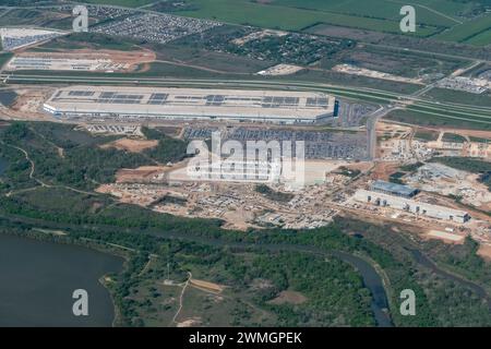 Aus der Vogelperspektive der Tesla Giga Factory außerhalb von Austin, Texas, der zweitgrößten Fabrik in den Vereinigten Staaten Stockfoto