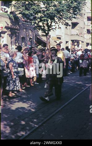 Berlin GER, Berlin, Aufnahme ca. Juli 1960, Strassenzene, 600 jahrfeier in Neukölln, gegründet 1360 *** Berlin GER, Berlin, Foto ca. Juli 1960, Straßenszene, 600 Jahre Feier in Neukölln, gegründet 1360 Stockfoto