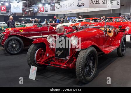 Paris, Frankreich - Rétromobile 2020. Konzentrieren Sie sich auf eine rote Alfa Romeo 8C 2300 Zagato Spider aus dem Jahr 1931. Fahrgestellnr 2111018. Stockfoto