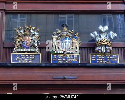 Königliche Haftbefehle: Lobb Lobb's Bootmaker St James Street London England Großbritannien Stockfoto