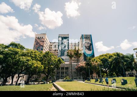 Buenos Aires, Argentinien - 17. september 2023 gemalte Wandfassade des Krankenhauses de Clinicas Jose de San Martin. Hochwertige Fotos Stockfoto