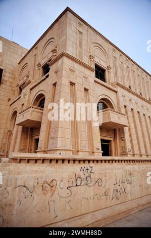 Der Palast des ehemaligen irakischen Diktators Saddam Hussein, erbaut in den 1990er Jahren direkt neben den Ruinen des alten Babylon - Saddam Hussein Palast, Irak Stockfoto