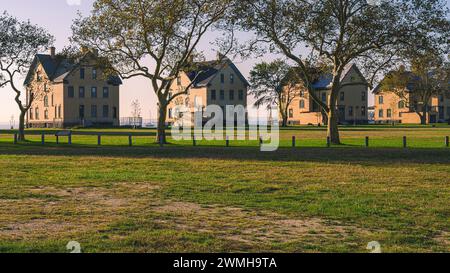 Ein Restaurierungsprojekt verlassene Officers Row von 1860, eine historische Architektur und eine Erinnerung an die Ära des Kalten Krieges. Stockfoto