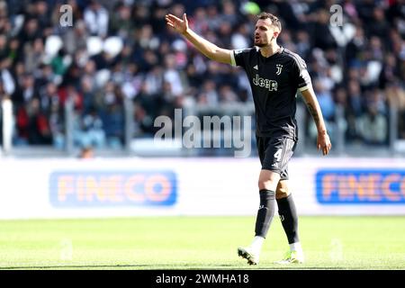 Federico Gatti von Juventus FC Gesten während des Spiels der Serie A zwischen Juventus FC und Frosinone Calcio im Allianz Stadium am 25. Februar 2024 in Turin. Stockfoto