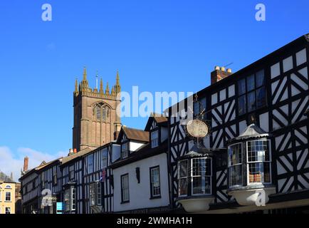 Kirche und Gebäude in Ludlow, Shropshire, England, Großbritannien. Stockfoto