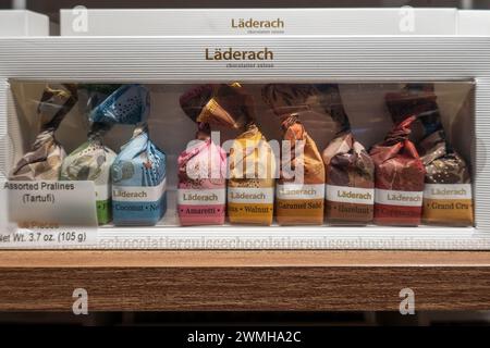 Laderach ist ein gehobener Schweizer Chocolatier an der 537 Fifth Avenue in New York City, USA, 2024 Stockfoto