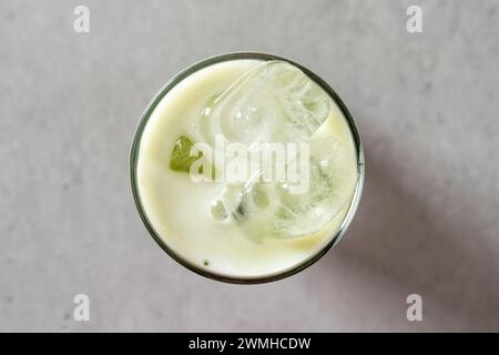 Koreanisches Gericht einstephener Creme Latte Matcha Latte Dolce Latte Dolce Latte Grüner Tee Grapefruit Blueberry Passion Früchte Mango Zitrone Tee Joghurt SM Stockfoto