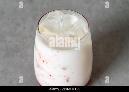 Koreanisches Gericht einstephener Creme Latte Matcha Latte Dolce Latte Dolce Latte Grüner Tee Grapefruit Blueberry Passion Früchte Mango Zitrone Tee Joghurt SM Stockfoto