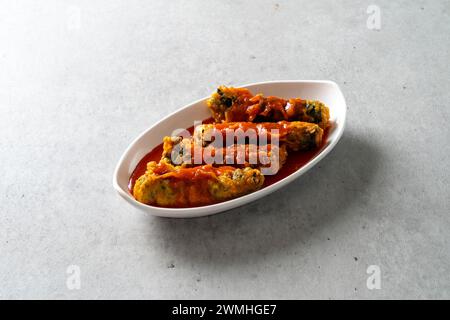 Viele Yaki-Knödel, viele Eier, viele Algenbrötchen, tteokbokki, frittiertes Essen, viele Eier Stockfoto