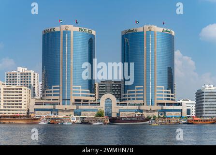 Ein Bild der Rolex Twin Towers am Dubai Creek. Stockfoto