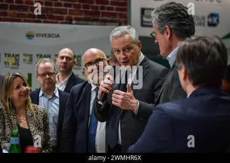 Paris, Frankreich. Februar 2024. Der französische Wirtschafts- und Finanzminister Bruno Le Maire besucht am 26. Februar 2024 die Internationale Landwirtschaftsmesse in Paris. Foto: Firas Abdullah/ABACAPRESS.COM Credit: Abaca Press/Alamy Live News Stockfoto