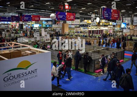 Paris, Frankreich. Februar 2024. Besucher besuchen die Internationale Landwirtschaftsmesse in Paris am 26. Februar 2024. Foto: Firas Abdullah/ABACAPRESS.COM Credit: Abaca Press/Alamy Live News Stockfoto