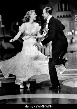 Fred Astaire und Ginger Rogers. Fred Astaire (* Frederick Austerlitz; 1899–1987) und Ginger Rogers (* Virginia Katherine McMath; 1911–1995) in einem Werbefoto für Top hat, 1935 Stockfoto