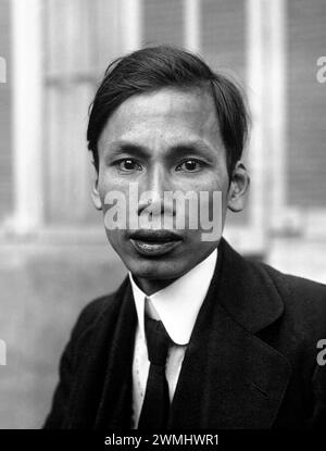 Ho Chi Minh. Porträt des vietnamesischen kommunistischen Revolutionärs Hồ Chí Minh (né Nguyễn Sinh Cung 1890–1969), 1921. Ho Chi Minh war von 1945 bis 1969 der 1. Präsident der Demokratischen Republik Vietnam. Stockfoto