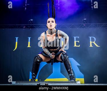 Die ukrainische Band Jinjer trat 2023 live auf Stockfoto