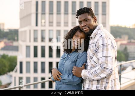 Das Konzept von Liebesbeziehungen und Aktivitäten im Freien. Stockfoto