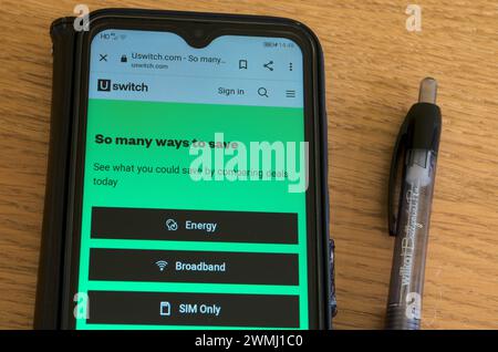 Website für den uSwitch-Preisvergleich auf einem Android-Smartphone Stockfoto