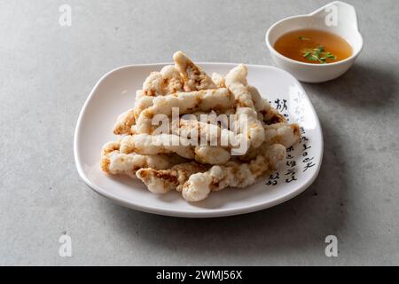 Palbochae Tangsuyuk Samseon Tablett Schwarze Bohnen Nudeln Schwarze Bohnen Nudeln Clam Jjamppong Chinesische Küche Stockfoto