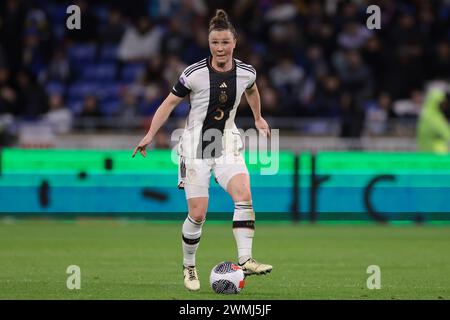 Decines-Charpieu, Frankreich. Februar 2024. Marina Hegering aus Deutschland während des Spiels der UEFA Women's Nations League im OL Stadium, Lyon. Der Bildnachweis sollte lauten: Jonathan Moscrop/Sportimage Credit: Sportimage Ltd/Alamy Live News Stockfoto