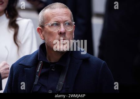 News - GIORGIO ARMANI - FW 24-25 - PROMINENTE der Sartorialist kommt auf der Giorgio Armani Fashion Show während der Mailand Fashion Week Womenswear Herbst/Winter 2024-2025 am 25. Februar 2024 in Mailand, Italien. Foto: Cinzia Camela. MAILAND Via Borgonuovo Italien Copyright: XCinziaxCamelax/xLiveMediax LPN 1252093 Stockfoto