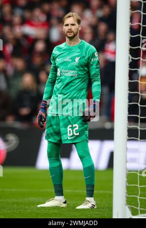 LONDON, UK - 25. Februar 2024: Caoimhin Kelleher aus Liverpool sieht beim Finale des EFL Carabao Cup zwischen Chelsea FC und Liverpool FC bei Wem an Stockfoto