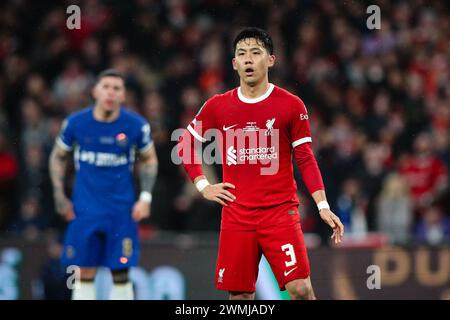 LONDON, UK - 25. Februar 2024: Wataru Endo aus Liverpool sieht beim Finale des EFL Carabao Cup zwischen Chelsea FC und Liverpool FC in Wembley S an Stockfoto