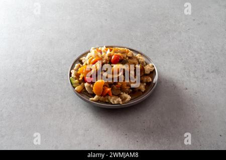 Koreanisches Gericht Ketchup Tangsuyuk, süß-saures Schweinefleisch, Guobaorou, Sojabohnenpaste Eintopf, gegrillte Schweinebacke Stockfoto