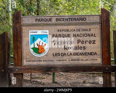 Wegweiser zum Nationalpark Vicente Perez Rosales, Conaf, Chile Stockfoto