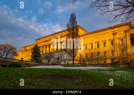 St. John's Garden und St. Georges Hall Liverpool im Schnee Stockfoto