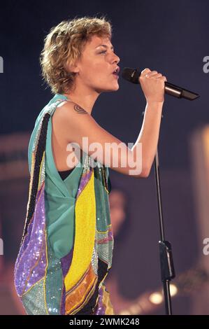 Mailand Italien 30-05-2003: Irene Grandi, italienische Sängerin, während der Fernsehsendung „Festivalbar 2003“ Stockfoto